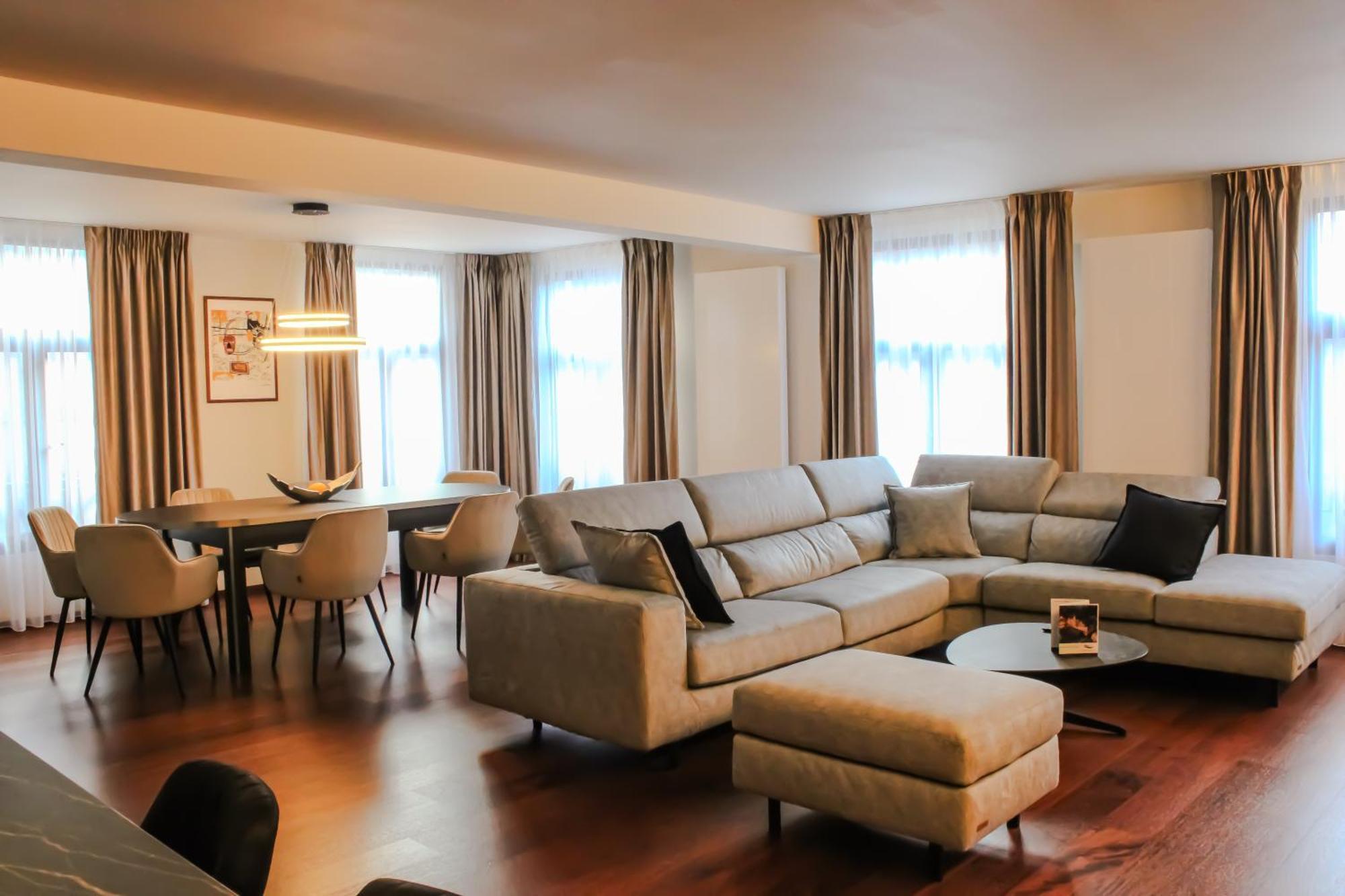 Botanique Suites Airbnb, Антверпен Экстерьер фото