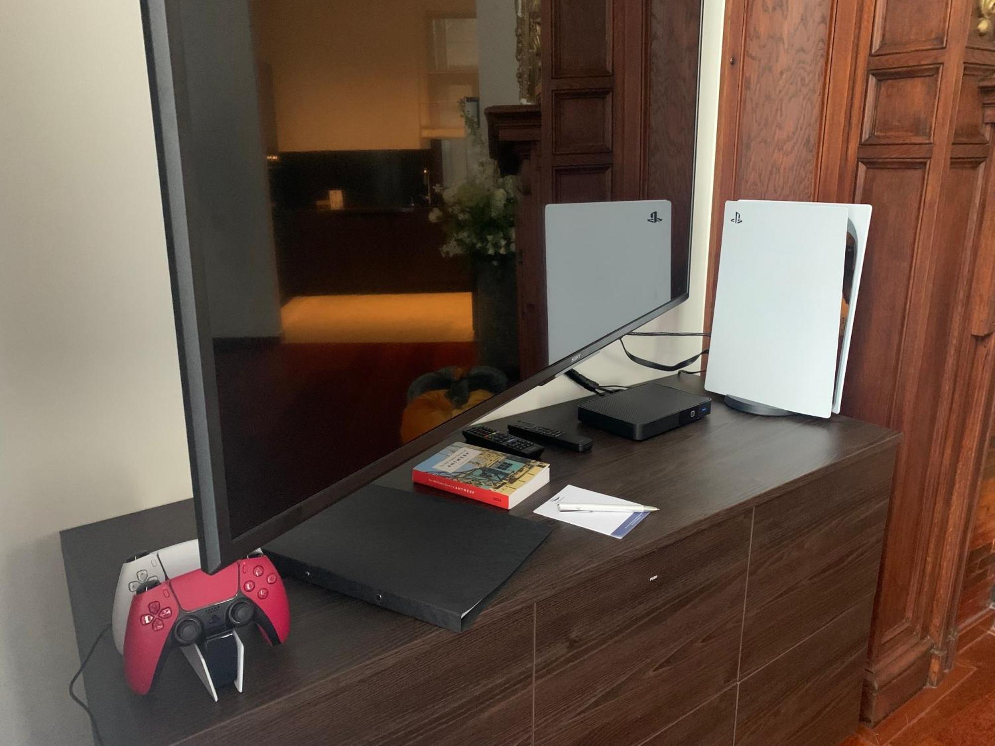 Botanique Suites Airbnb, Антверпен Экстерьер фото