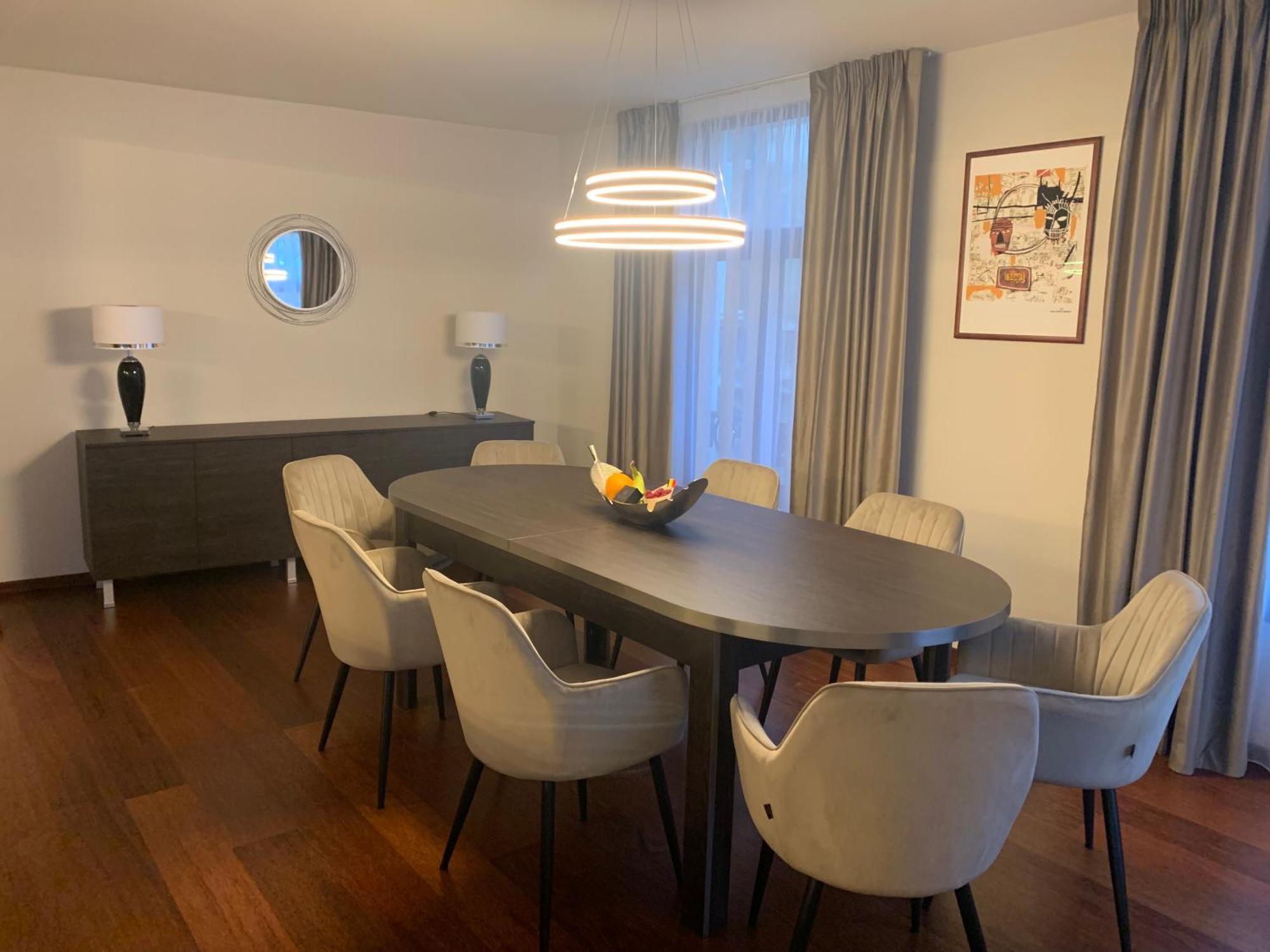 Botanique Suites Airbnb, Антверпен Экстерьер фото
