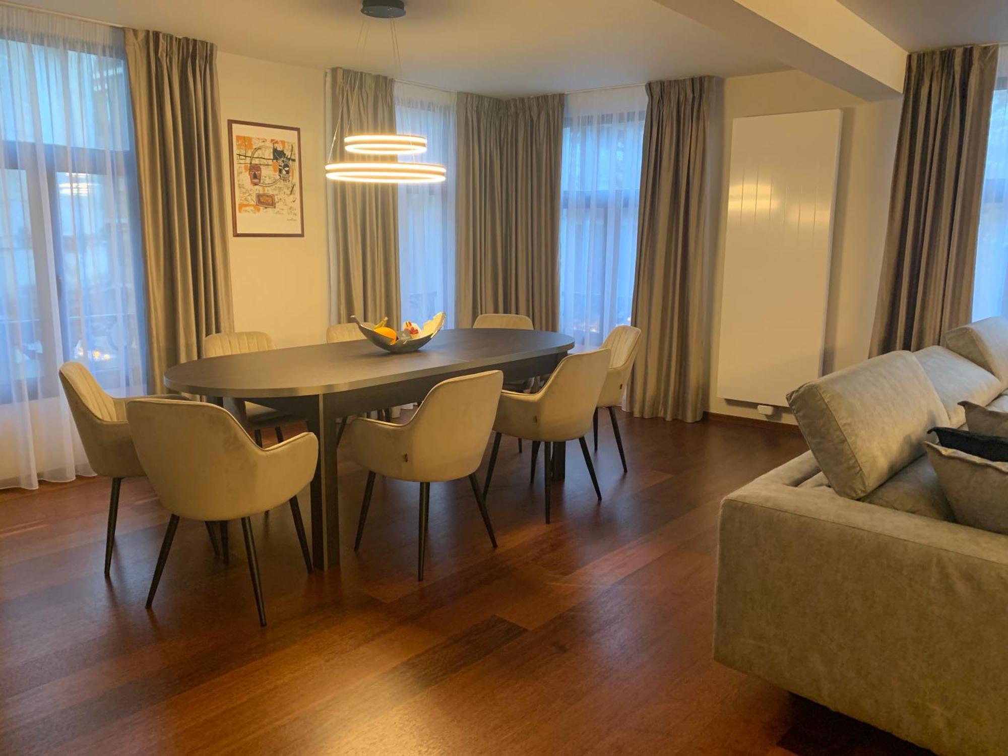Botanique Suites Airbnb, Антверпен Экстерьер фото
