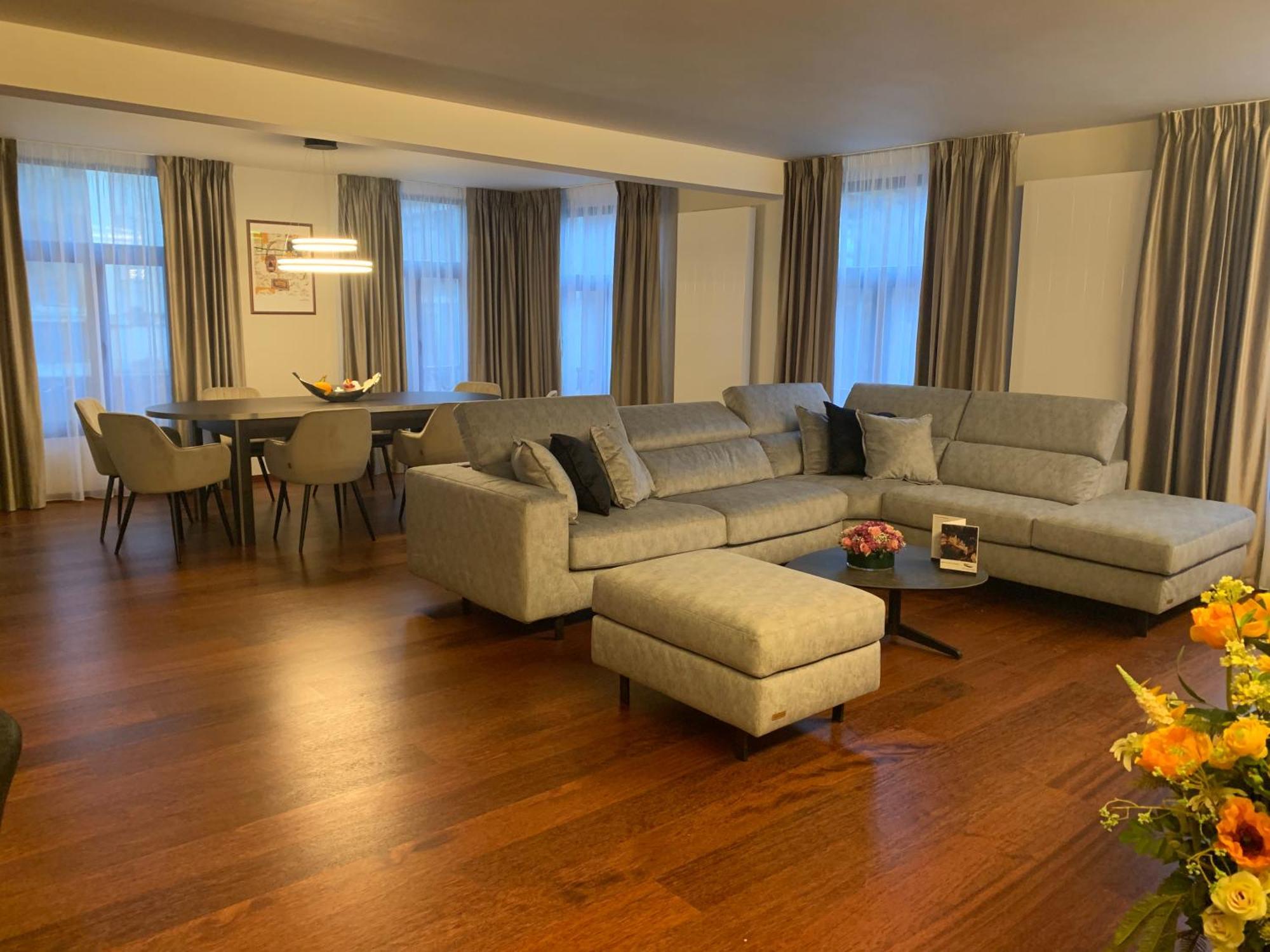Botanique Suites Airbnb, Антверпен Экстерьер фото