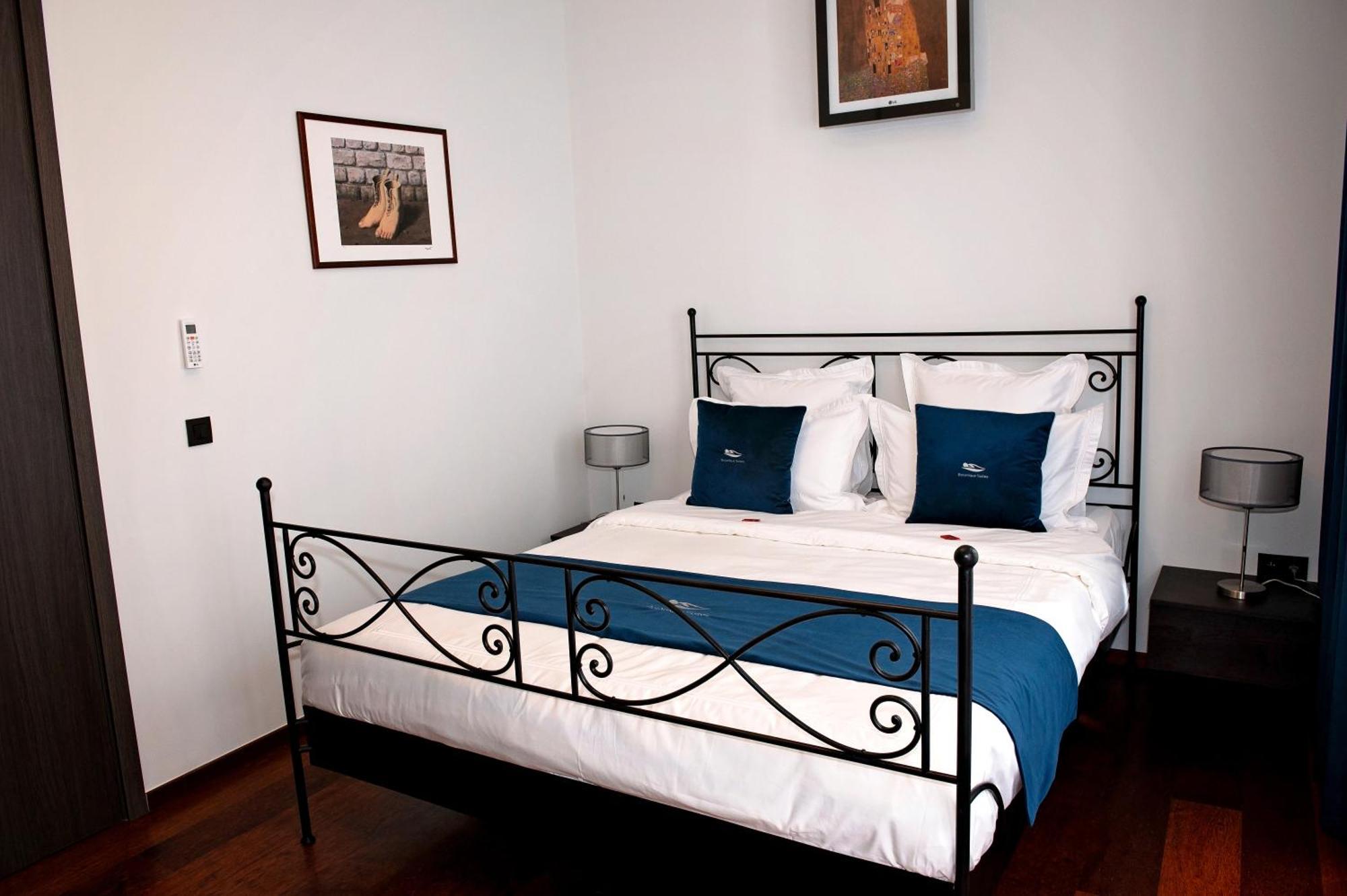 Botanique Suites Airbnb, Антверпен Экстерьер фото