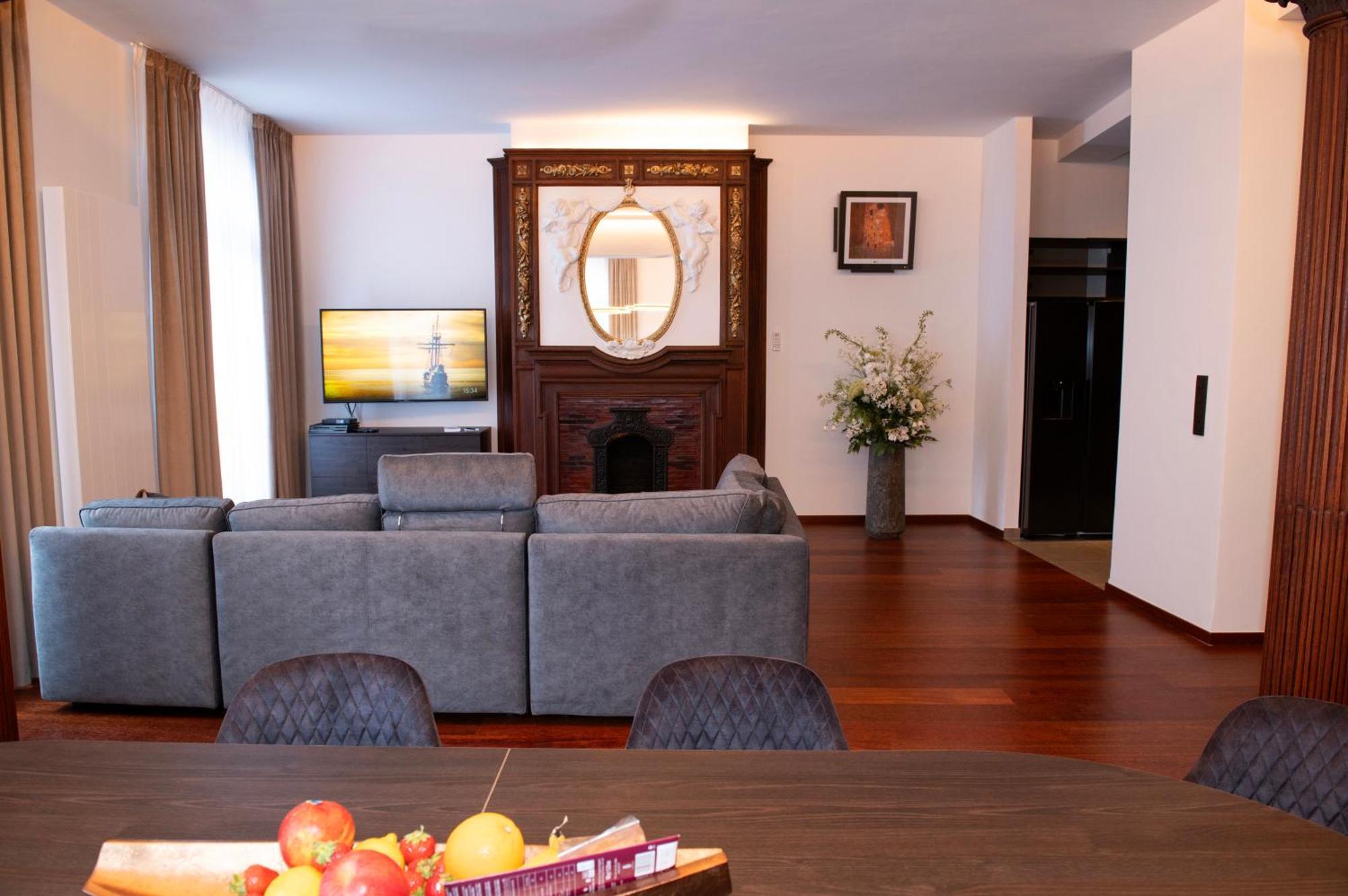 Botanique Suites Airbnb, Антверпен Экстерьер фото