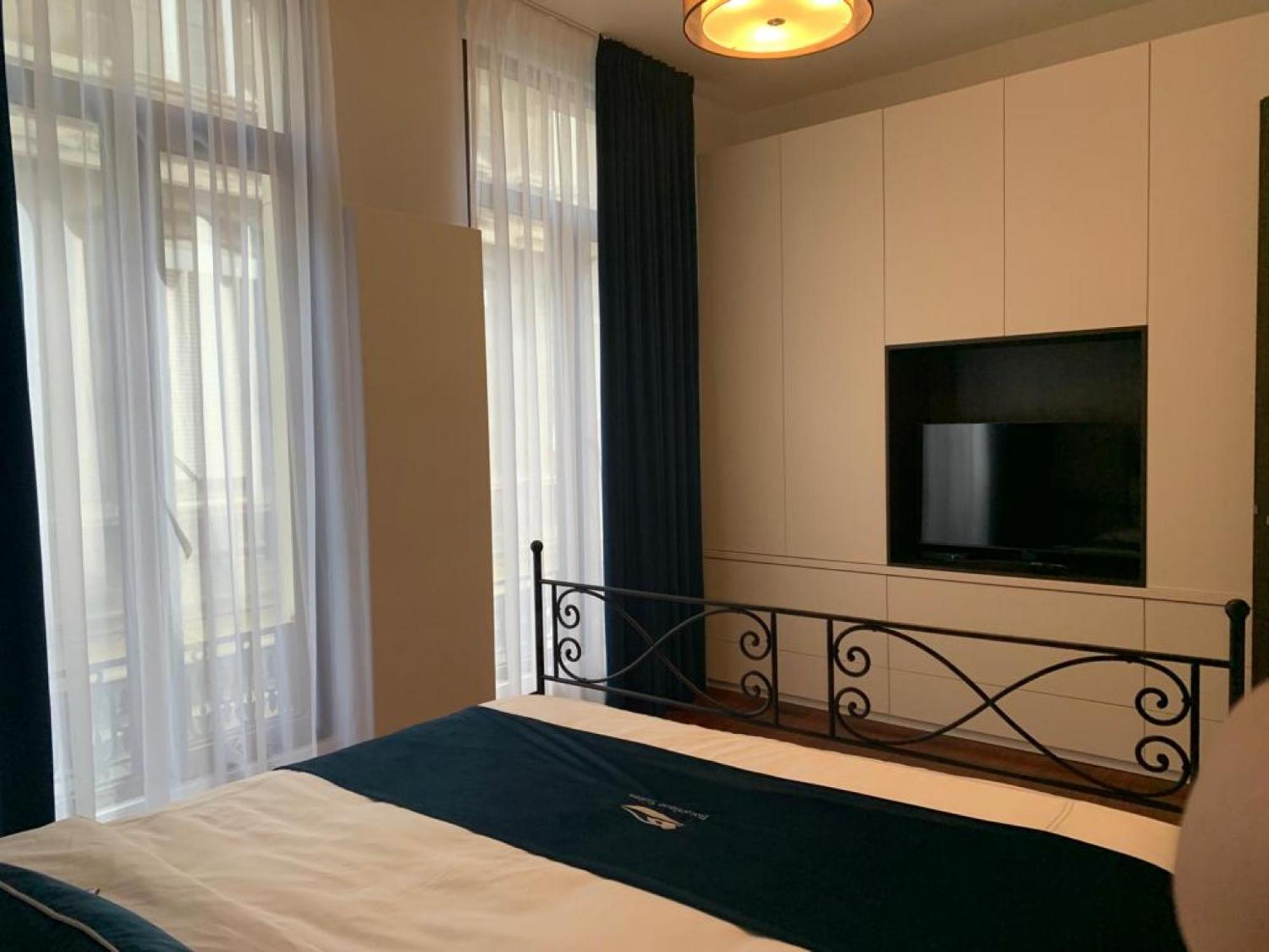 Botanique Suites Airbnb, Антверпен Экстерьер фото