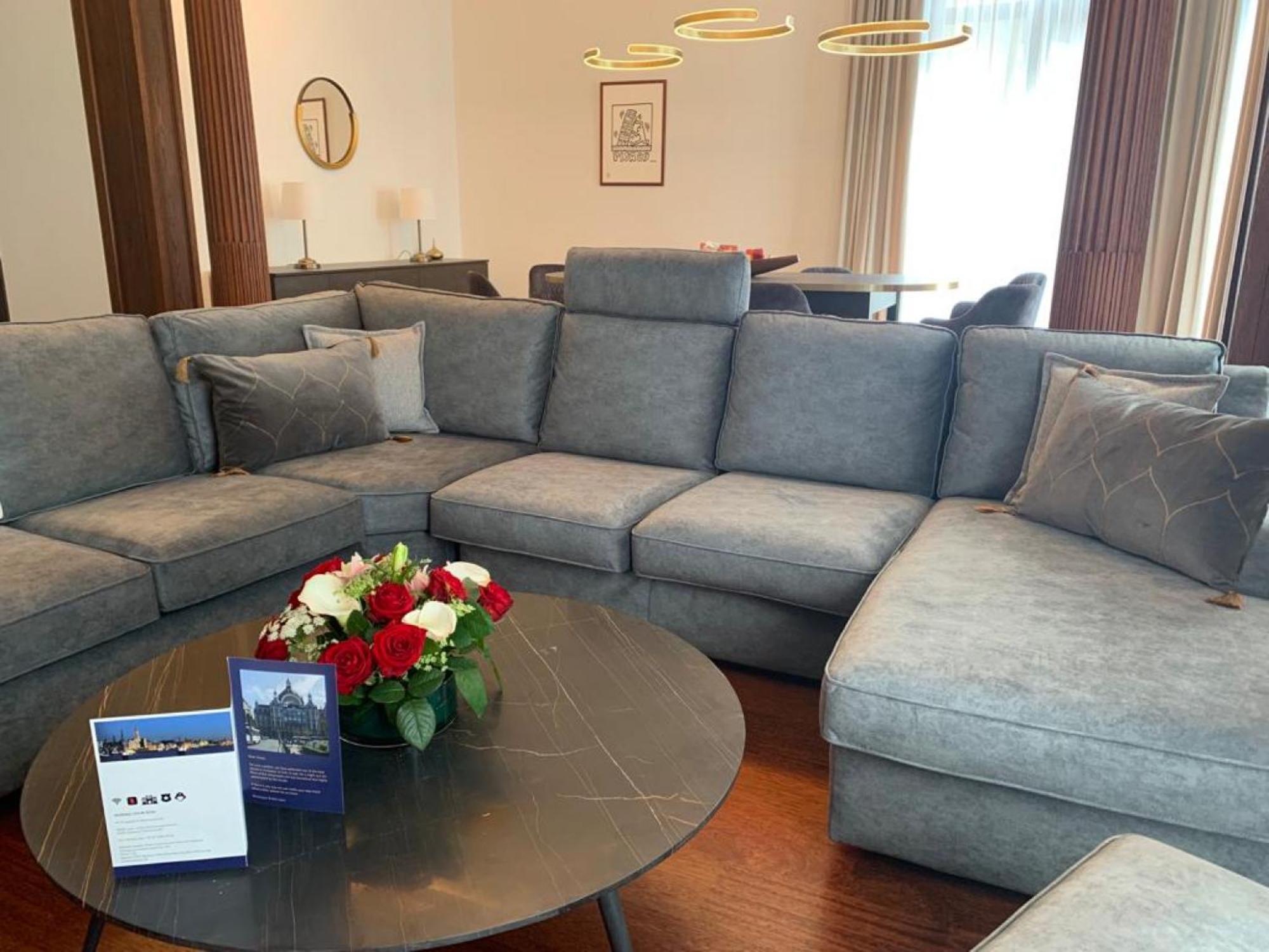 Botanique Suites Airbnb, Антверпен Экстерьер фото