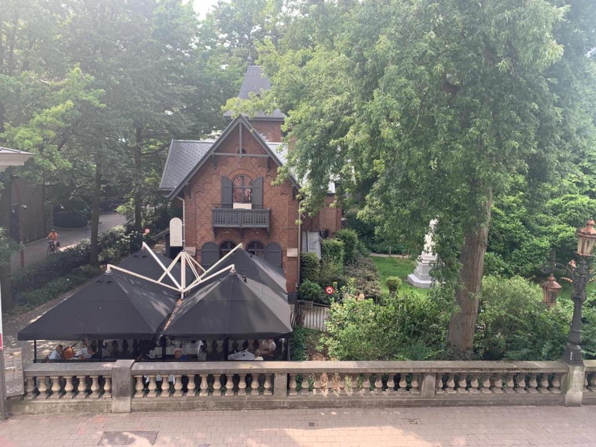 Botanique Suites Airbnb, Антверпен Экстерьер фото